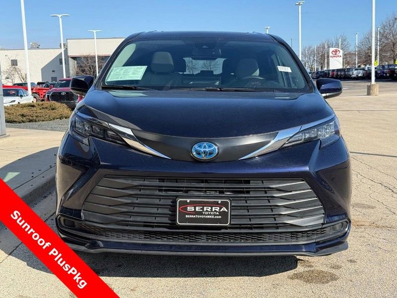 Used 2025 Toyota Sienna LE w/ LE Plus Package image 8