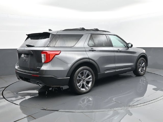 Used 2022 Ford Explorer XLT w/ Equipment Group 202A AWD/4WD image 26