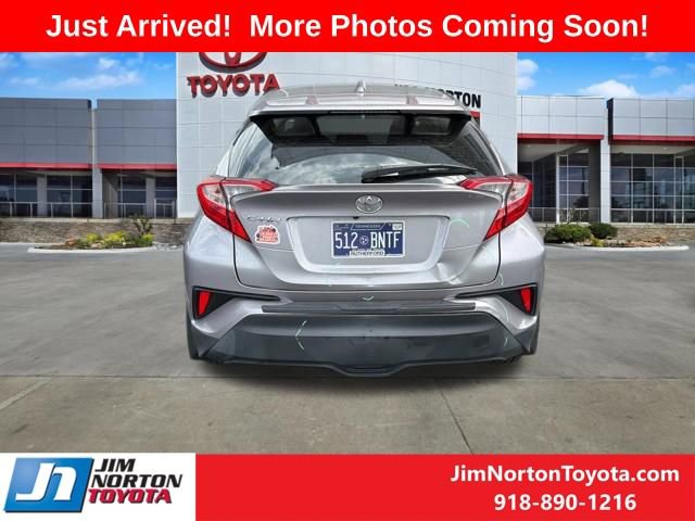 Used 2018 Toyota C-HR XLE FWD image 6