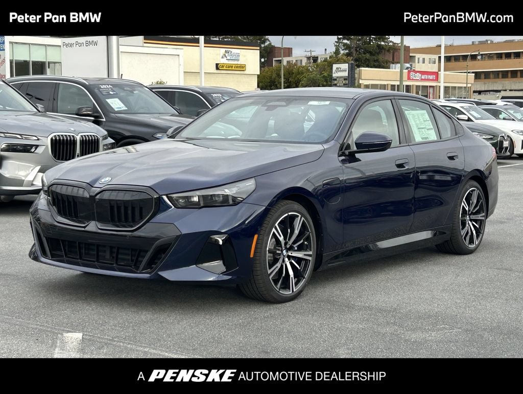 New 2027 BMW 550e xDrive w/ Executive Package