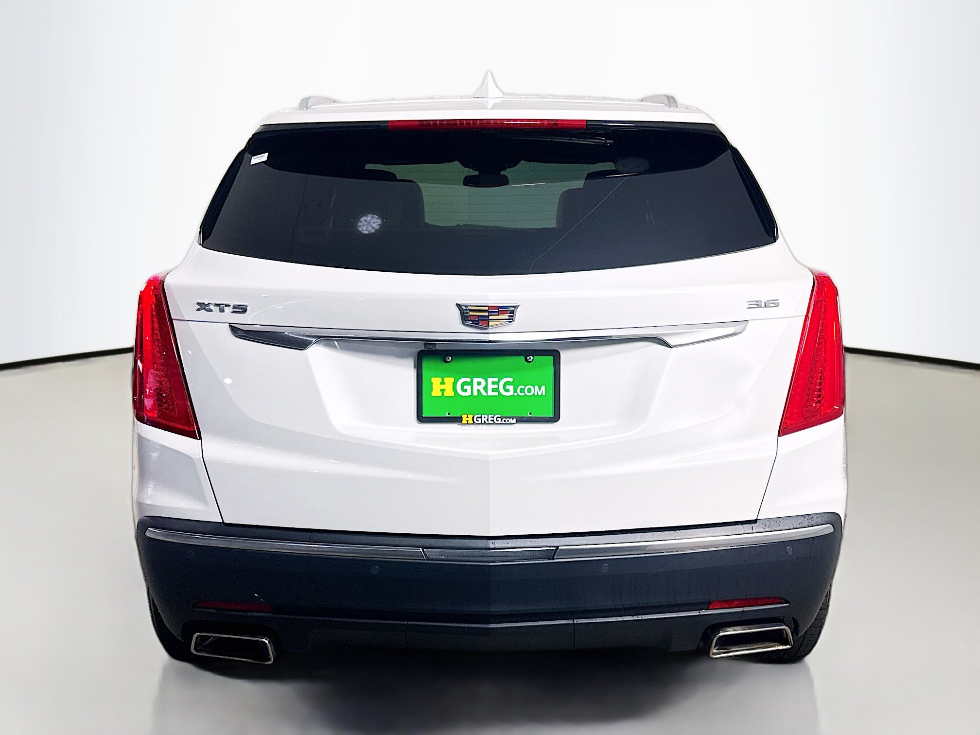 Used 2018 Cadillac XT5 Luxury w/ Driver Awareness Package FWD image 8