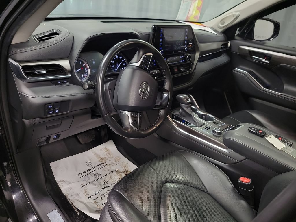 Used 2020 Toyota Highlander Limited AWD/4WD image 13