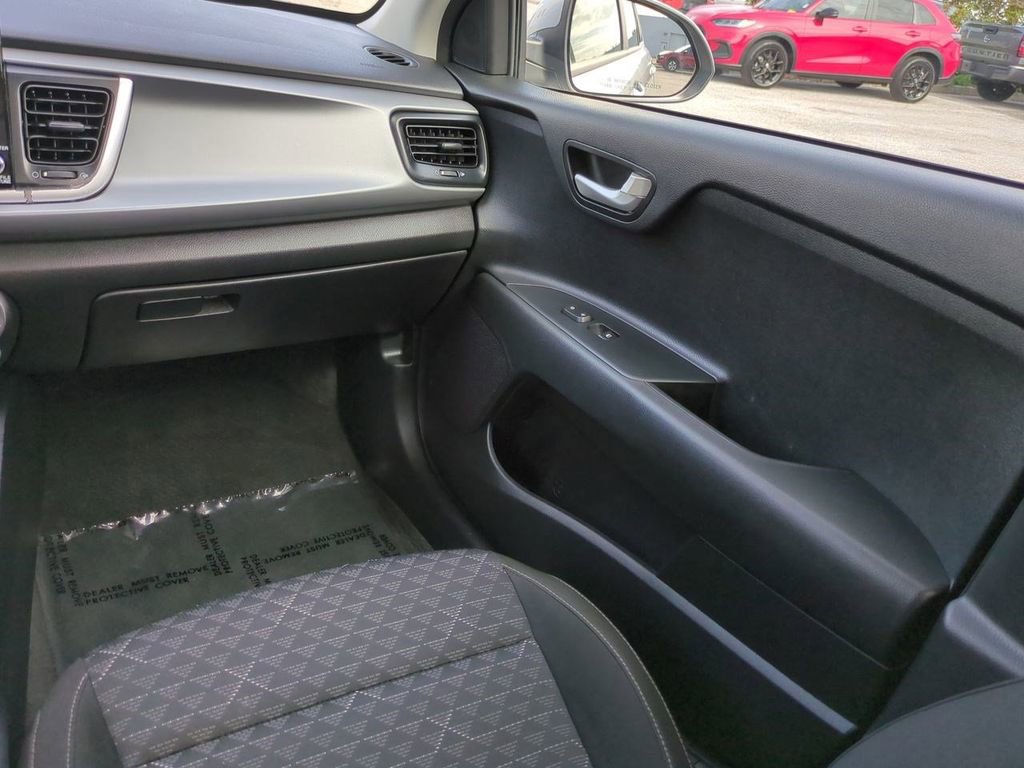 Used 2022 Kia Rio LX image 16
