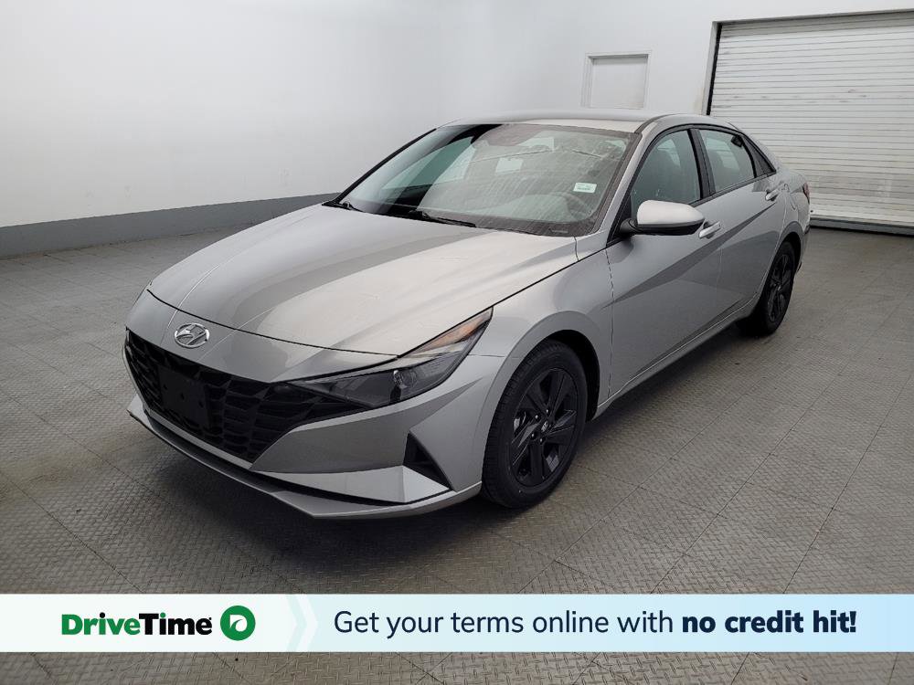 Used 2023 Hyundai Elantra SEL w/ Preferred Accessory Package image 1