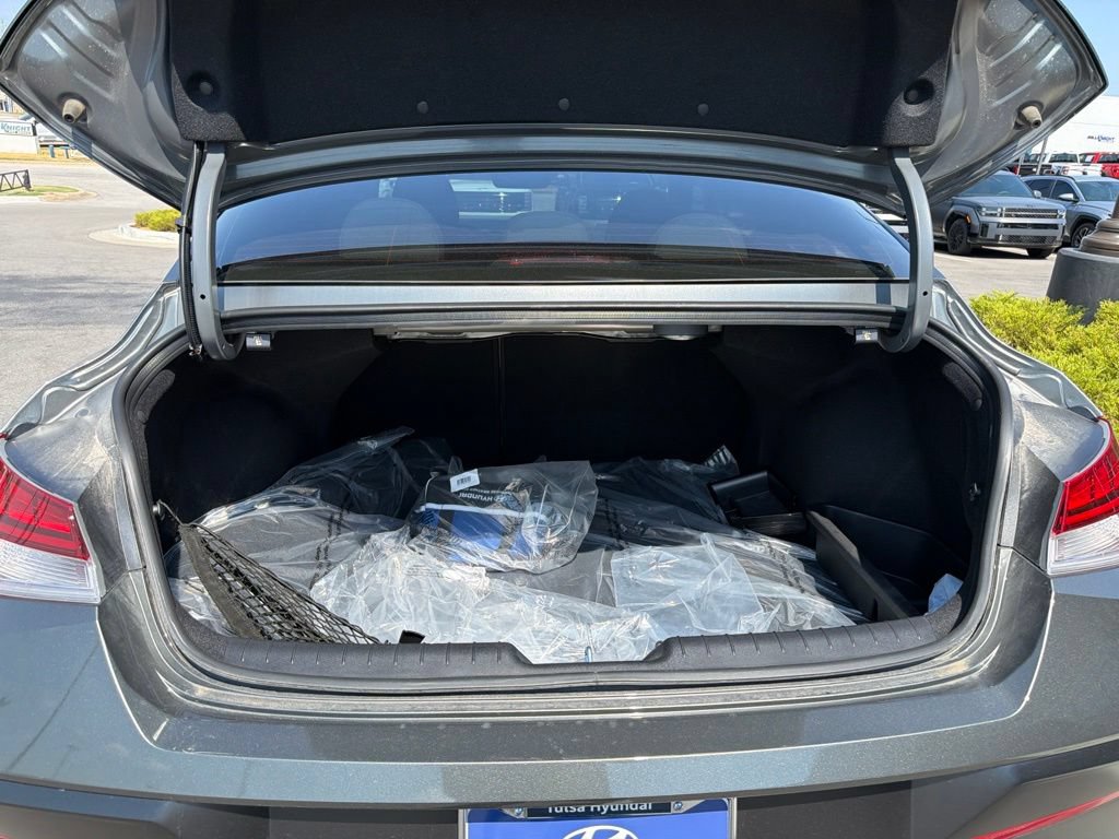 Certified 2026 Hyundai Elantra Limited FWD image 8