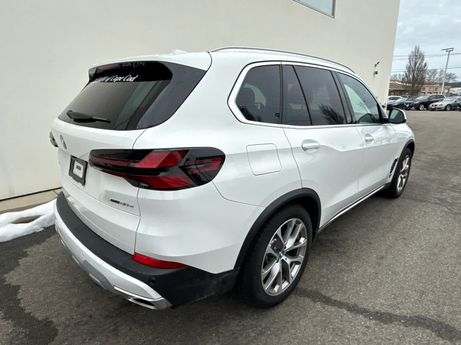 Certified 2025 BMW X5 xDrive50e image 4