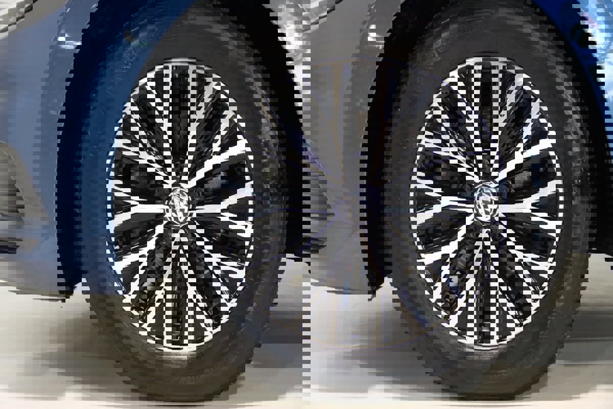 Used 2019 Volkswagen Jetta SE w/ Cold Weather Package image 67