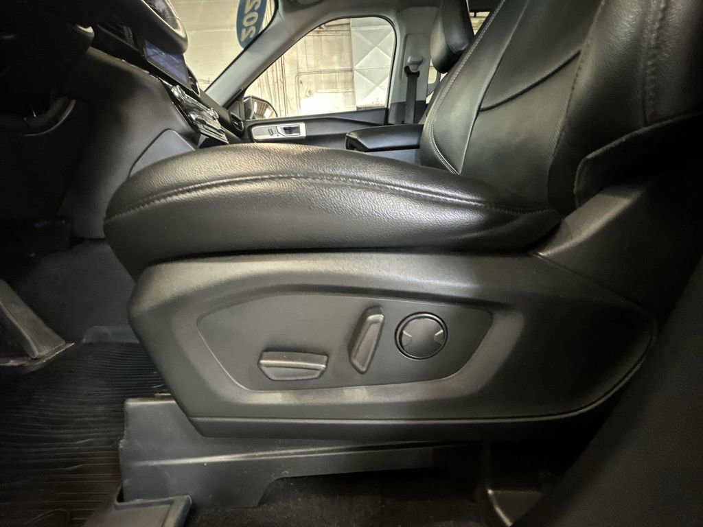 Used 2021 Ford Explorer Limited w/ Hybrid Equipment Group 310A image 12