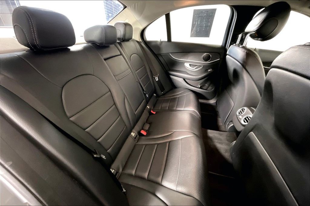 Used 2015 Mercedes-Benz C 300 4MATIC Sedan image 37
