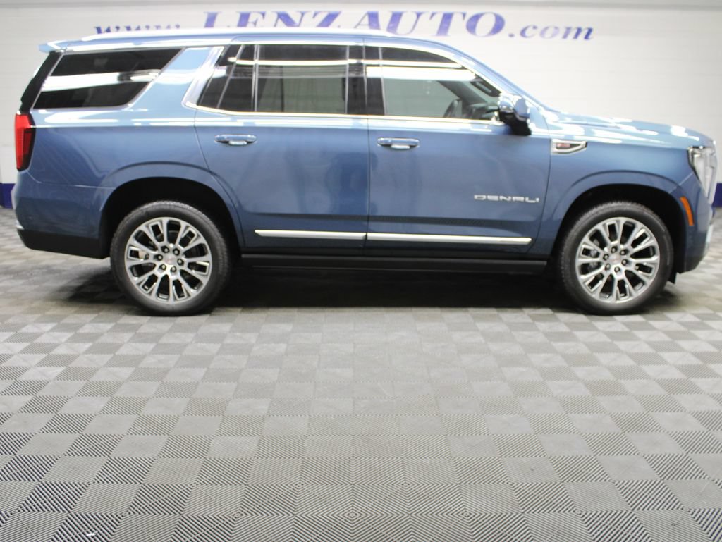 Used 2026 GMC Yukon Denali w/ Sun & Power Step Package AWD/4WD image 2