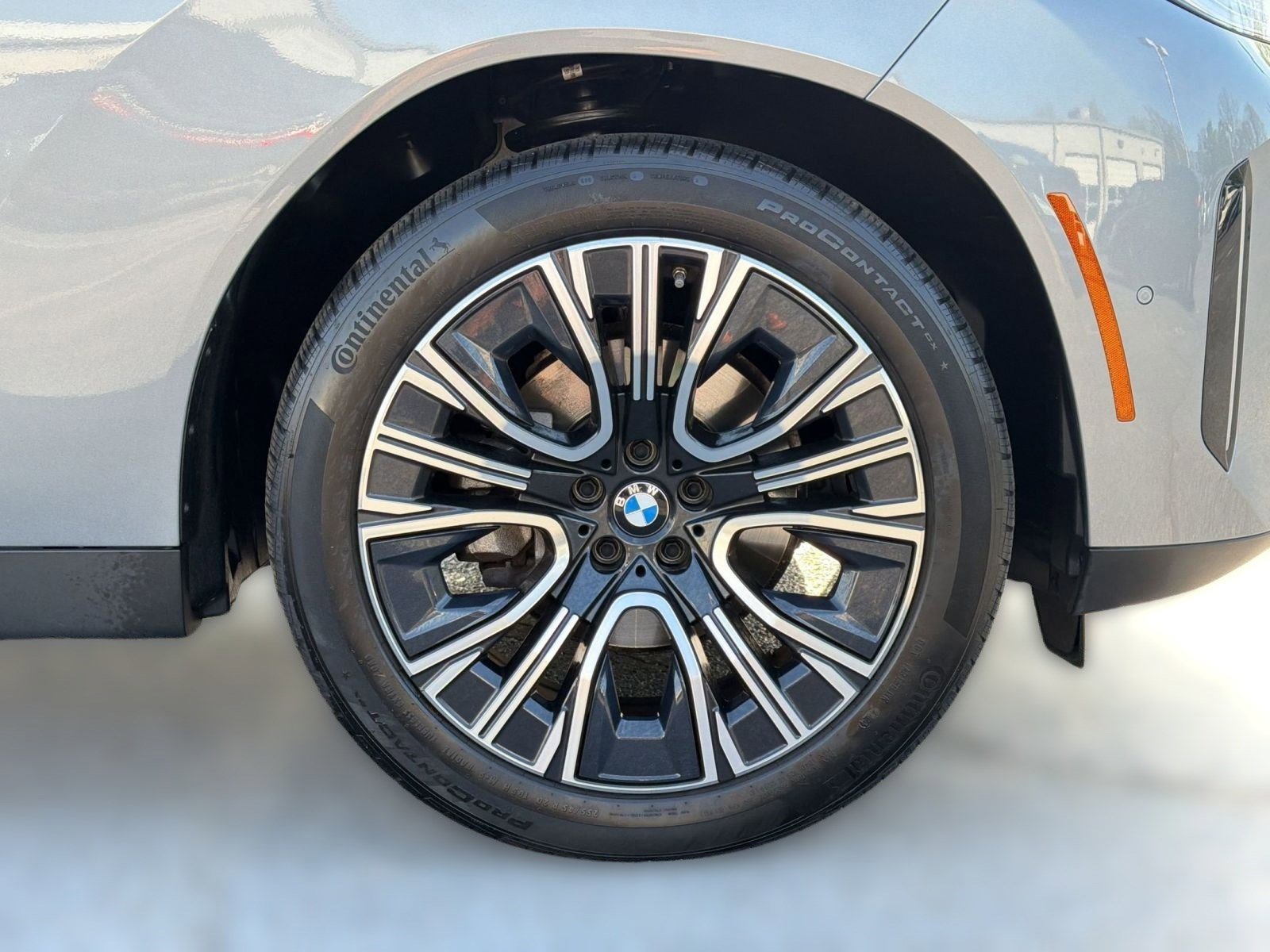 Used 2025 BMW X3 xDrive30i w/ Premium Package AWD/4WD image 12