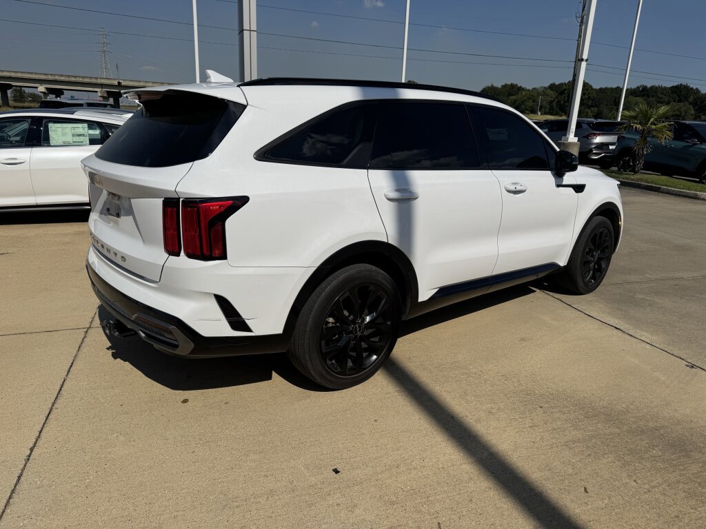 Used 2022 Kia Sorento SX image 16