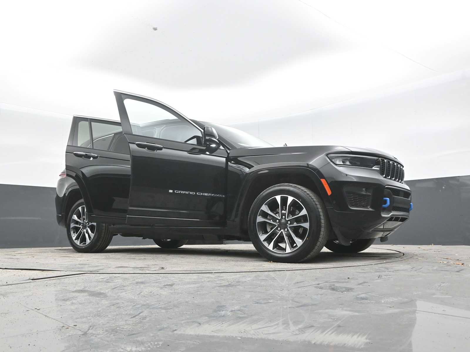 Used 2023 Jeep Grand Cherokee Overland image 53