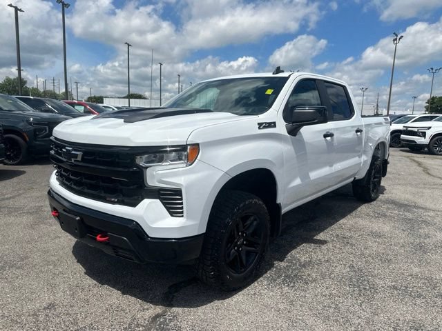 Used 2023 Chevrolet Silverado 1500 LT Trail Boss w/ LPO, Dark Essentials Package AWD/4WD image 7