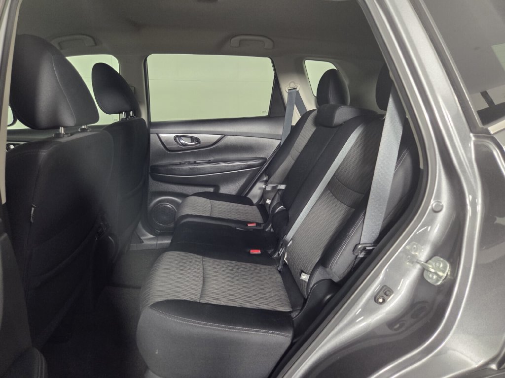 Used 2020 Nissan Rogue S w/ Special Edition Package FWD image 23