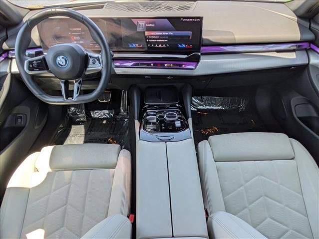Certified 2025 BMW i5 eDrive40i w/ M Sport Package RWD image 19