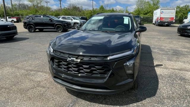 New 2026 Chevrolet Trax LT w/ Driver Confidence Package FWD image 5