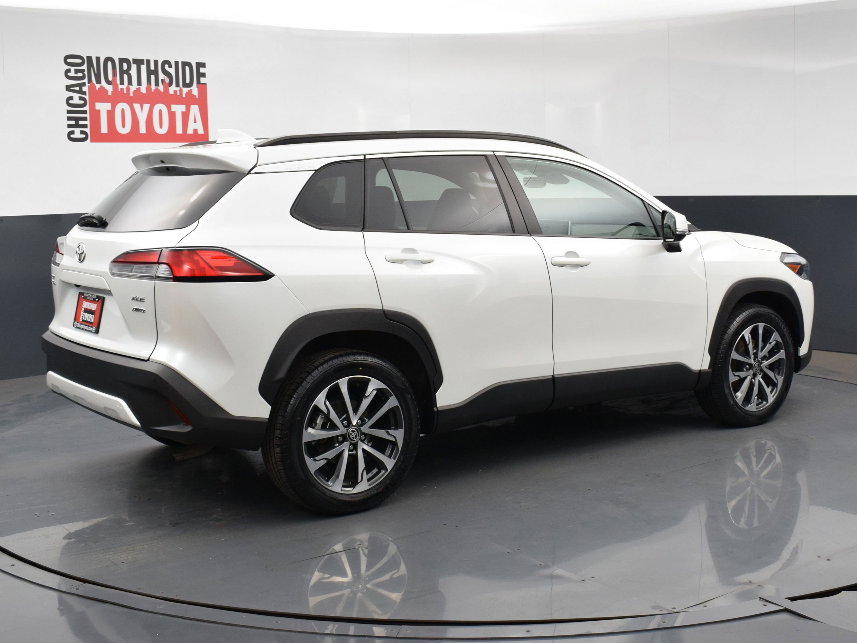 Used 2022 Toyota Corolla Cross XLE image 4