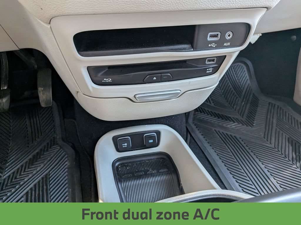Used 2017 Chrysler Pacifica Limited FWD image 33