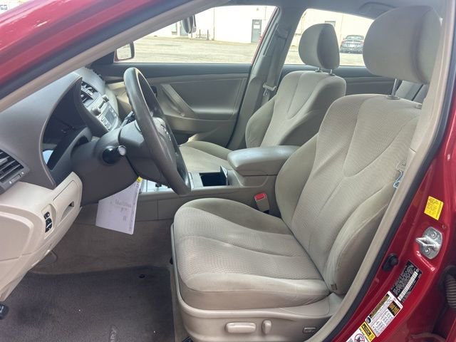 Used 2011 Toyota Camry LE image 11