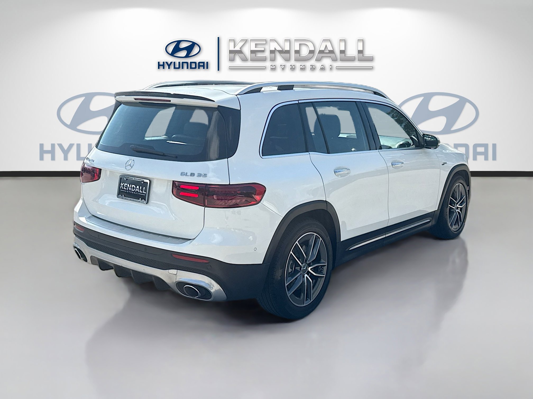 Used 2025 Mercedes-Benz GLB 35 AMG 4MATIC image 6