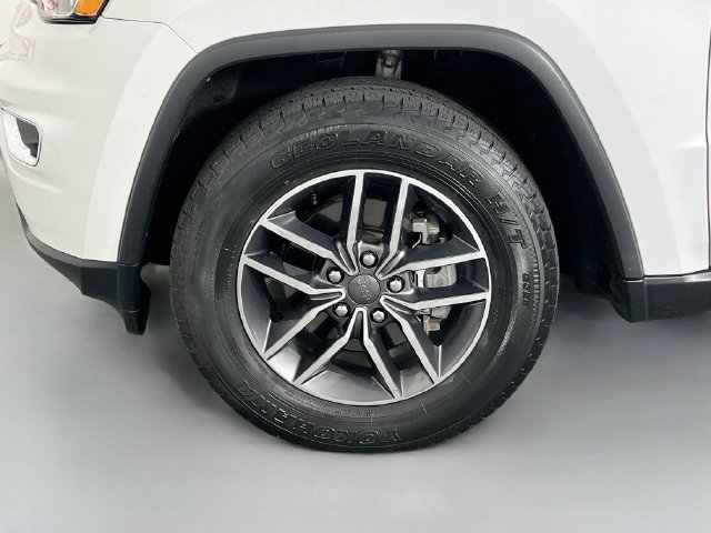 Used 2019 Jeep Grand Cherokee Limited AWD/4WD image 29