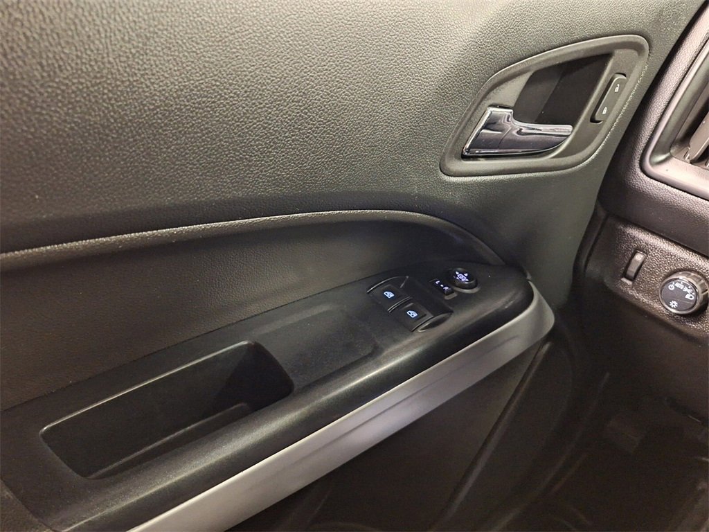 Used 2022 Chevrolet Colorado LT w/ Fleet Safety Package image 21