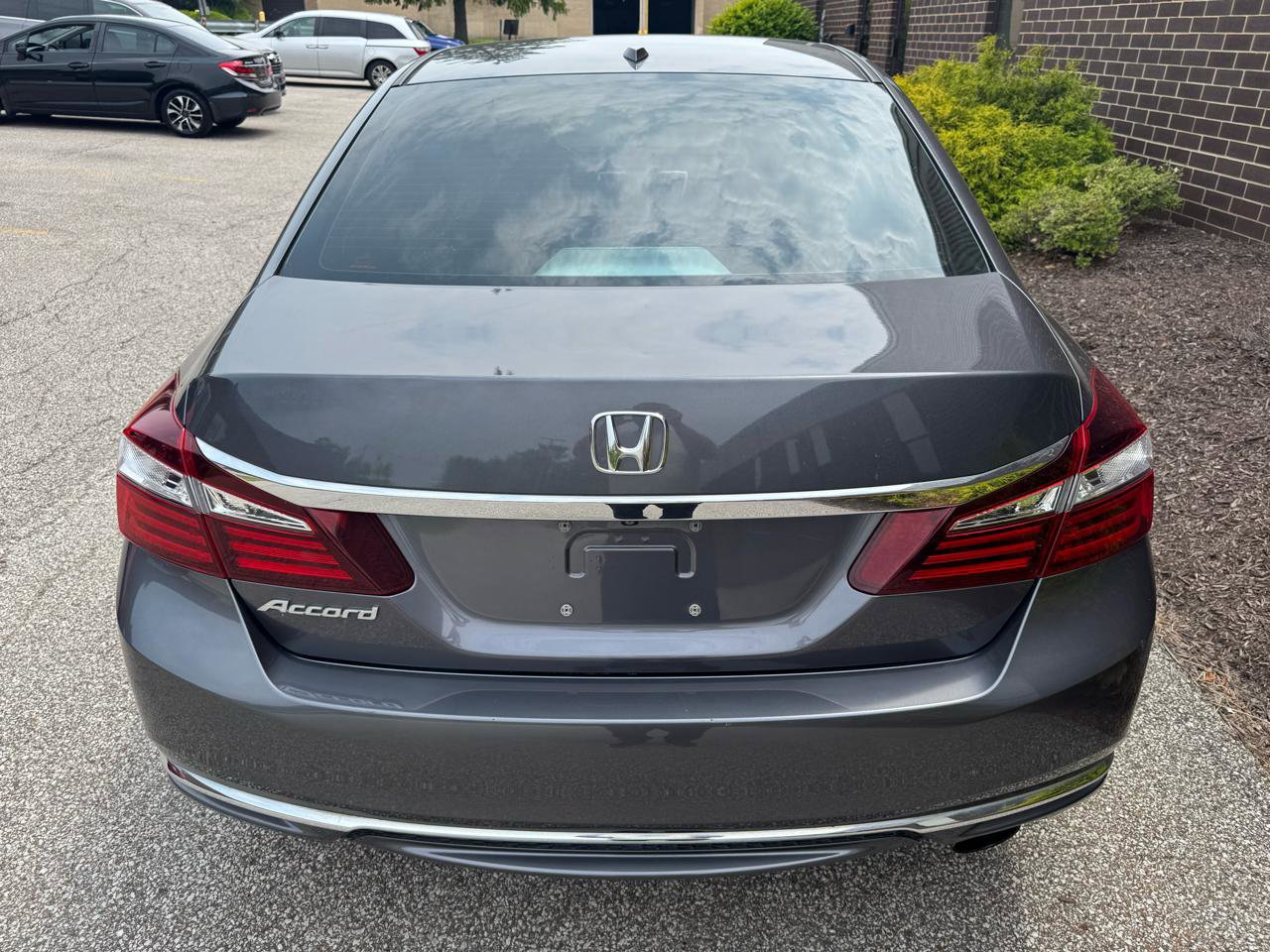 Used 2017 Honda Accord EX-L image 32