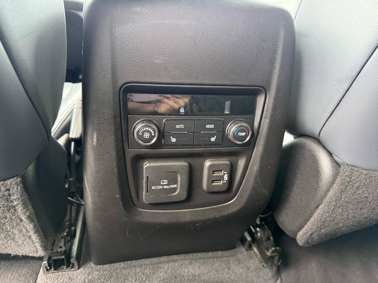 Used 2022 Buick Enclave Premium AWD/4WD image 16
