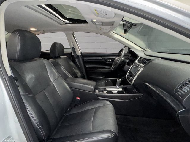 Used 2016 Nissan Altima 2.5 SL w/ 2.5 Technology Package FWD image 11