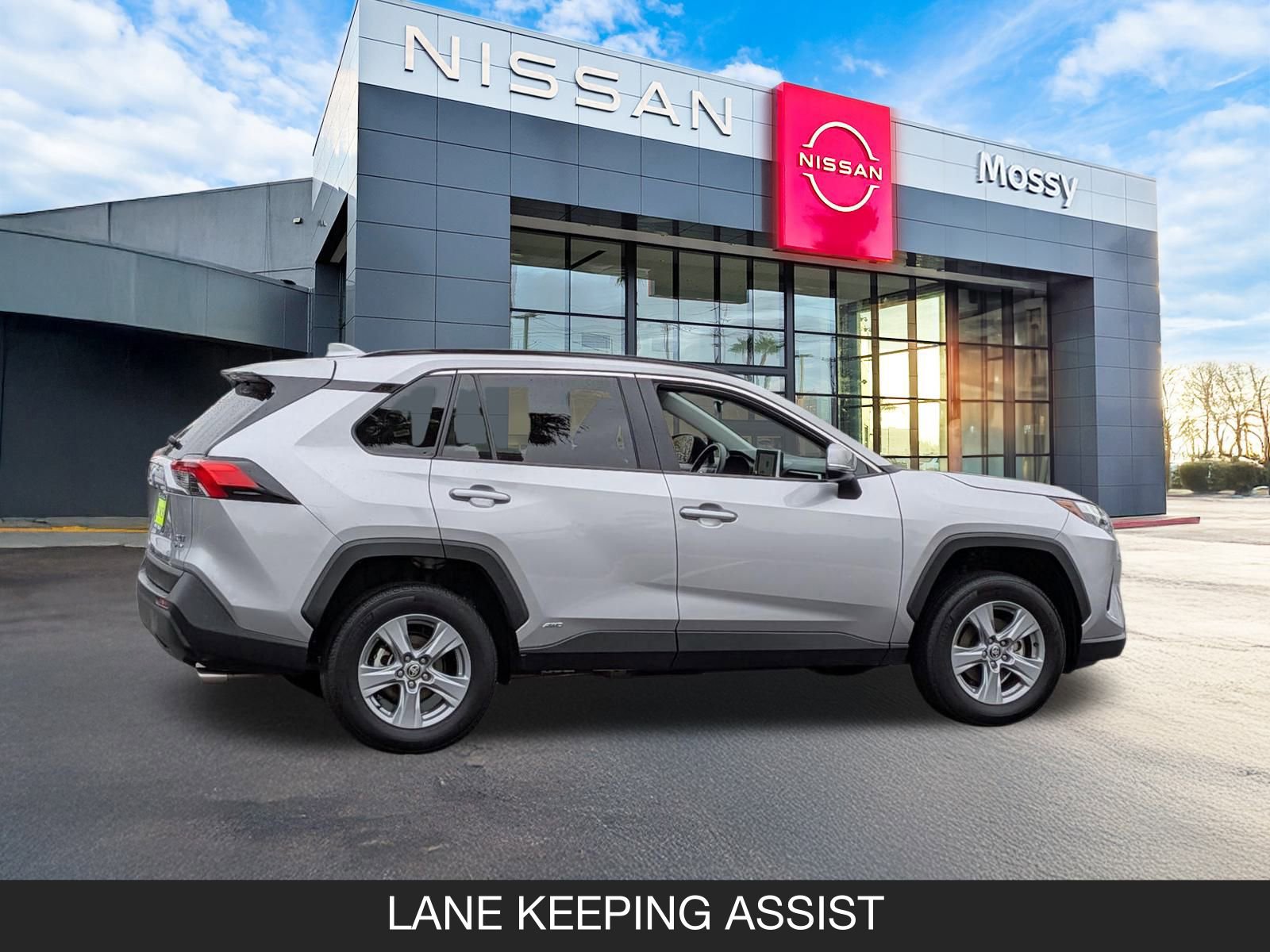 Used 2025 Toyota RAV4 XLE image 6