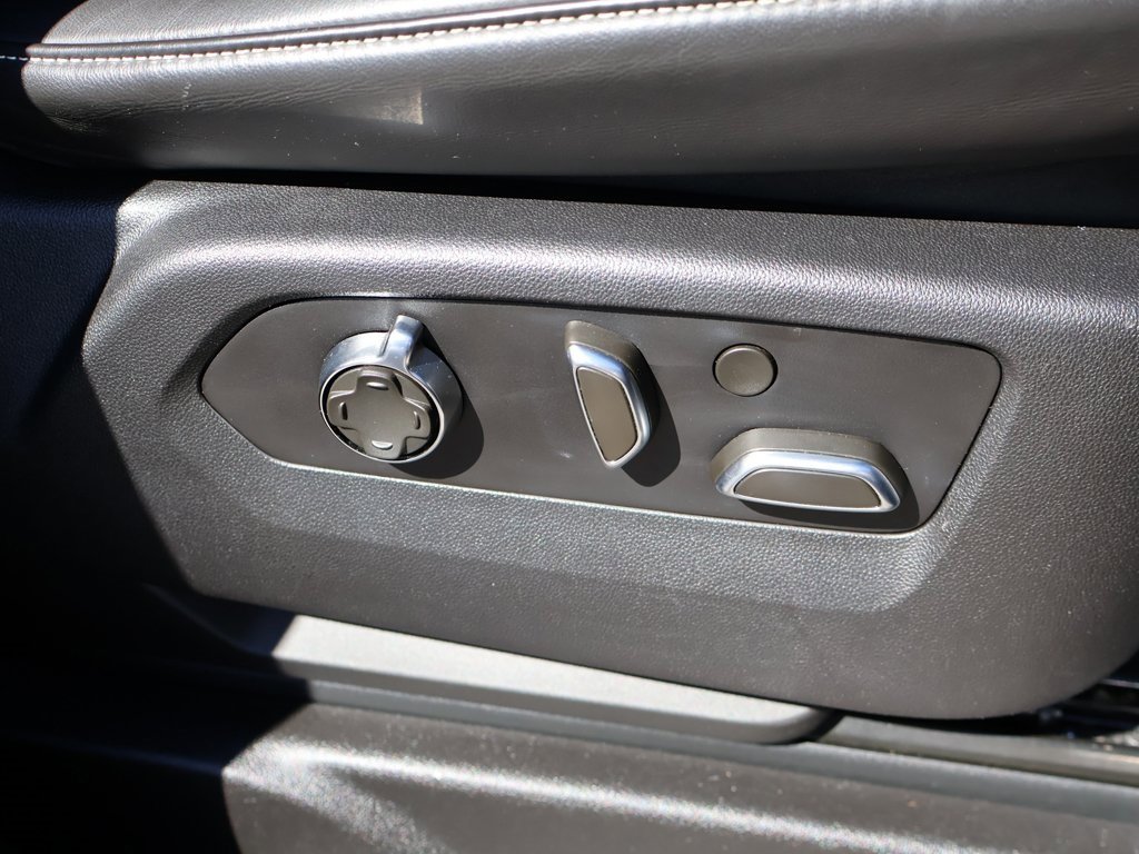 Used 2021 Cadillac Escalade Premium Luxury Platinum image 40