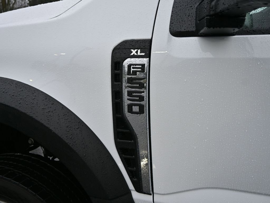 New 2026 Ford F550 4x4 Crew Cab image 9