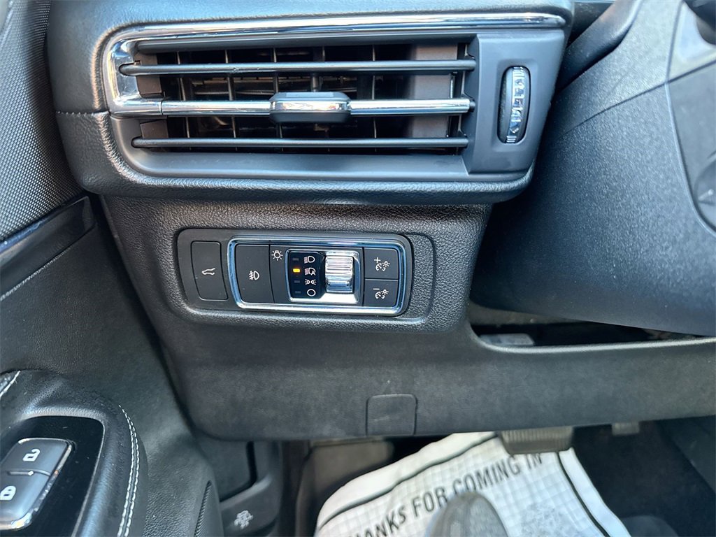 Used 2022 Lincoln Corsair Reserve w/ Equipment Group 201A image 18