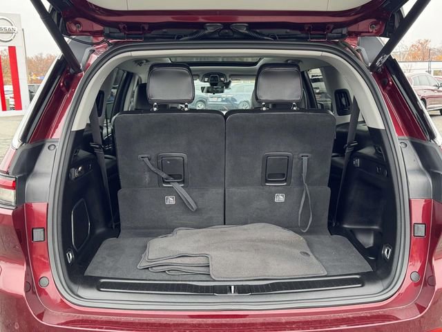 Used 2022 Jeep Grand Cherokee L Limited w/ Luxury Tech Group II image 12