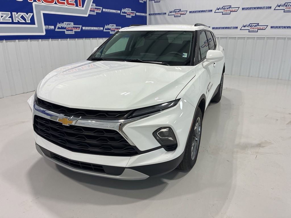 Used 2024 Chevrolet Blazer LT w/ Convenience Package FWD image 11