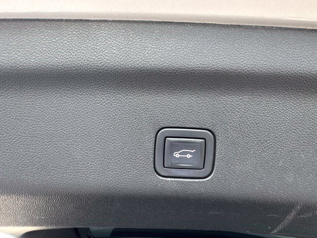 Used 2021 GMC Yukon Denali w/ Denali Premium Package AWD/4WD image 14