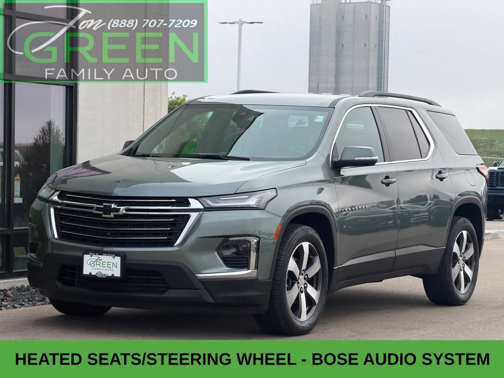 Used 2022 Chevrolet Traverse LT w/ LT Premium Package AWD/4WD image 1
