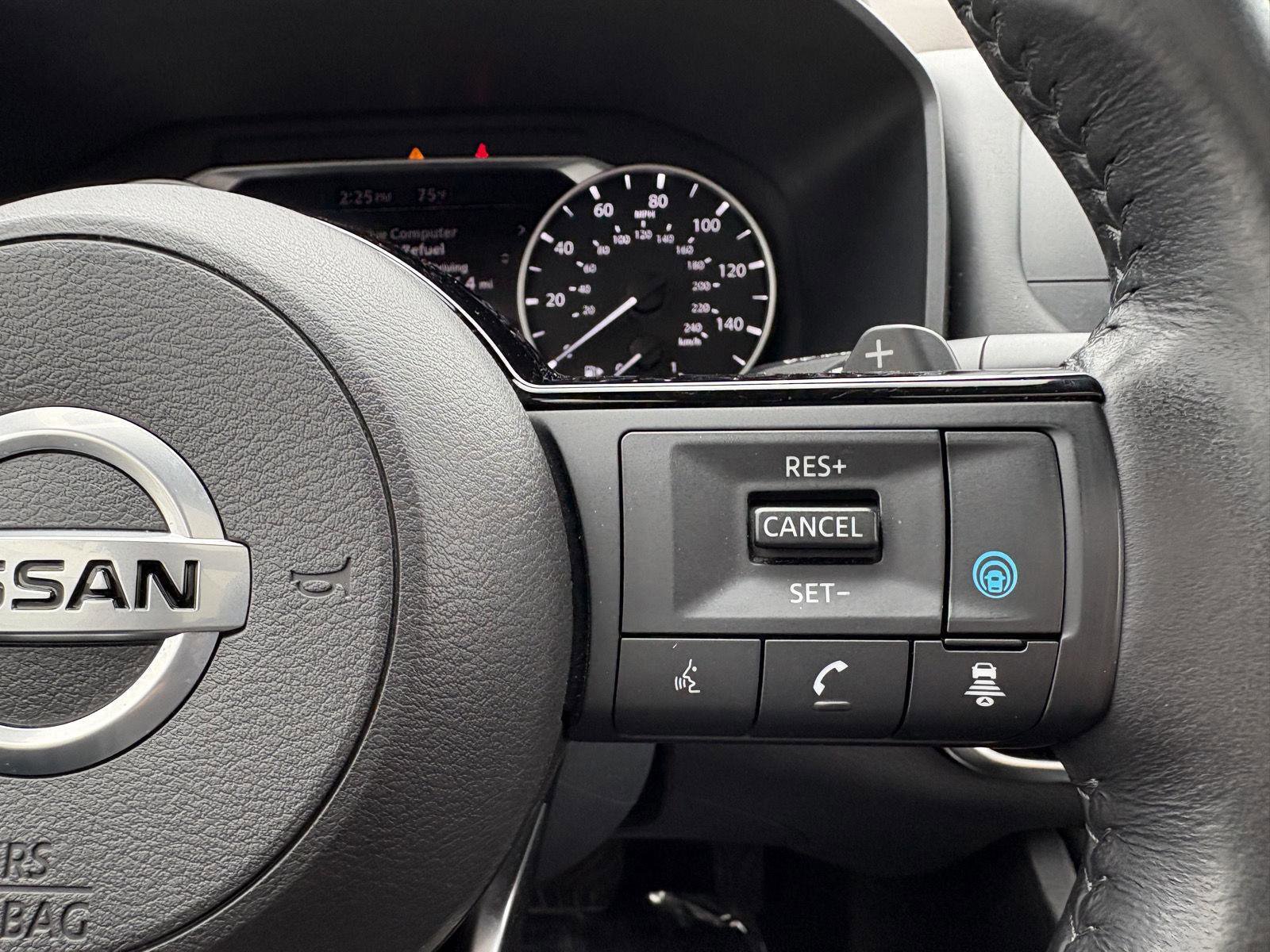 Used 2021 Nissan Rogue SV image 11