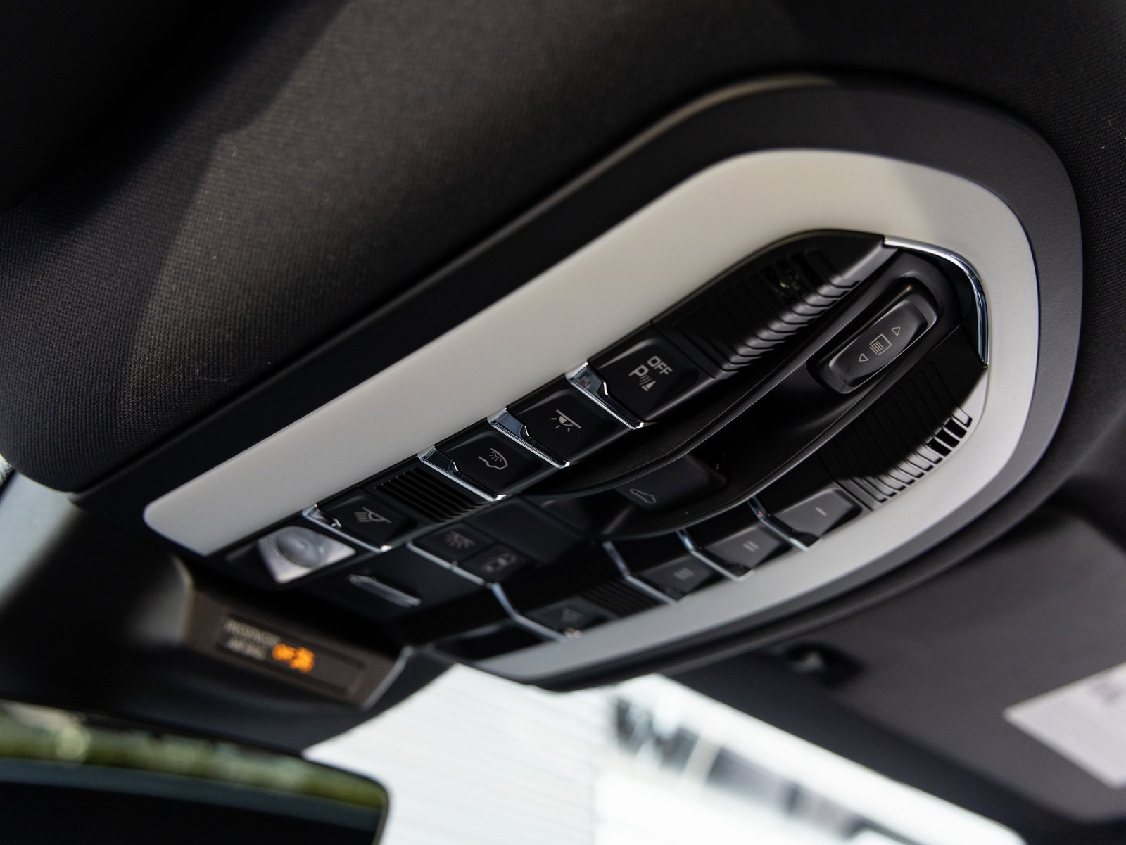 Certified 2026 Porsche Macan image 19