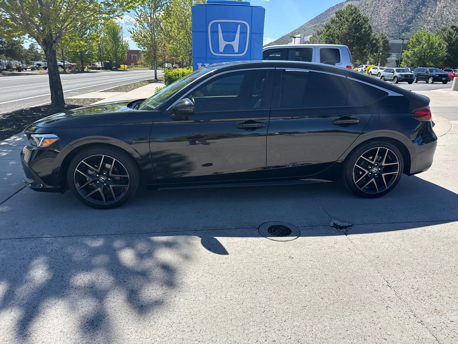 Used 2023 Honda Civic Sport Touring image 9