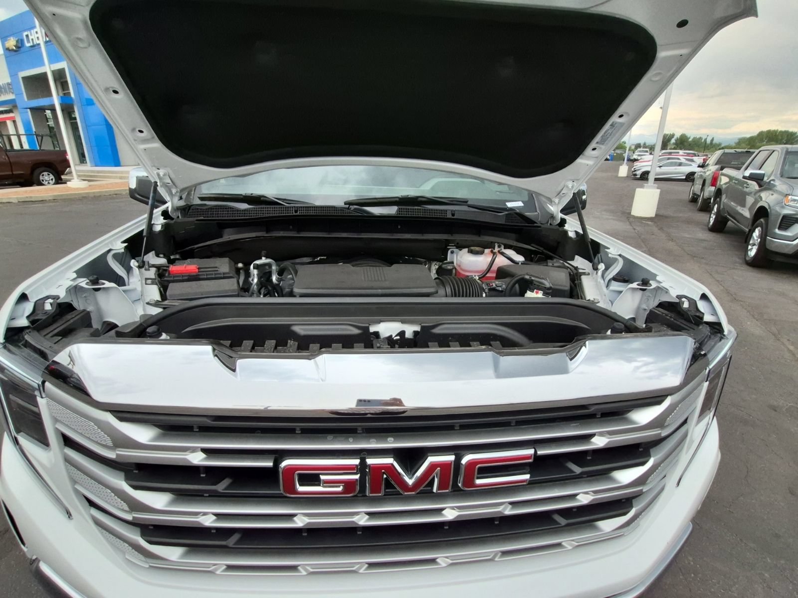 New 2026 GMC Sierra 1500 SLE AWD/4WD image 13