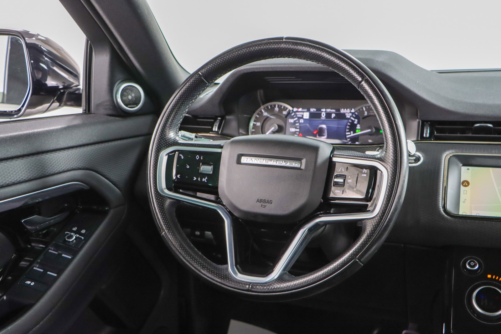 Used 2022 Land Rover Range Rover Evoque R-Dynamic S image 12