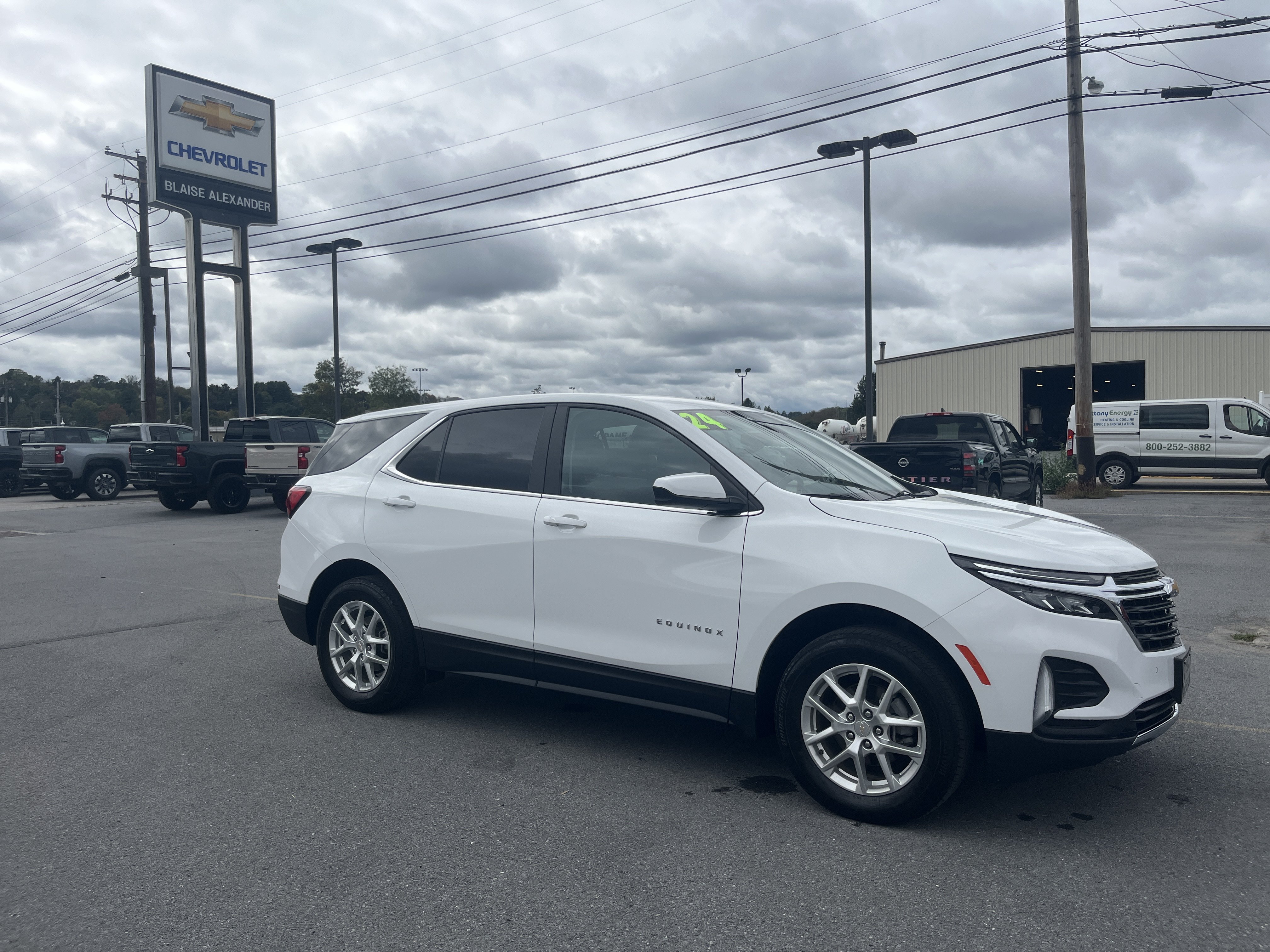 Used 2024 Chevrolet Equinox LT w/ LPO, Floor Liner Package AWD/4WD image 11