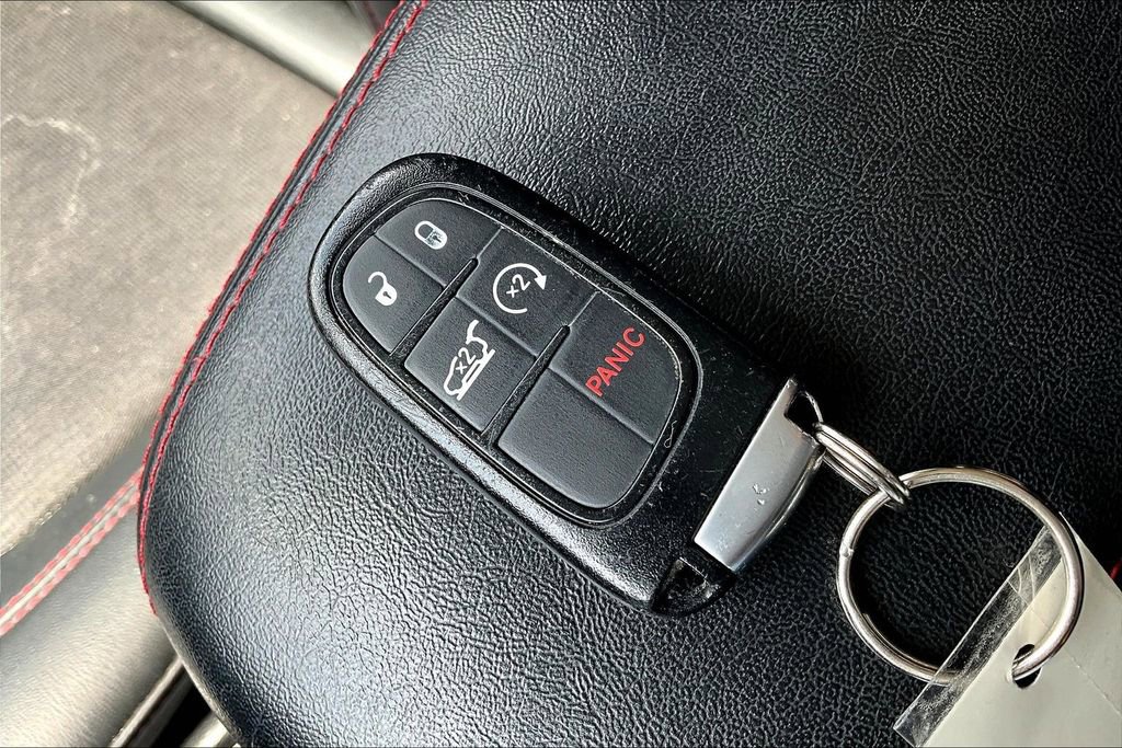 Used 2016 Jeep Cherokee Trailhawk w/ Comfort/Convenience Group image 26