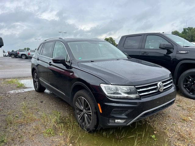 Used 2018 Volkswagen Tiguan SEL AWD/4WD image 2