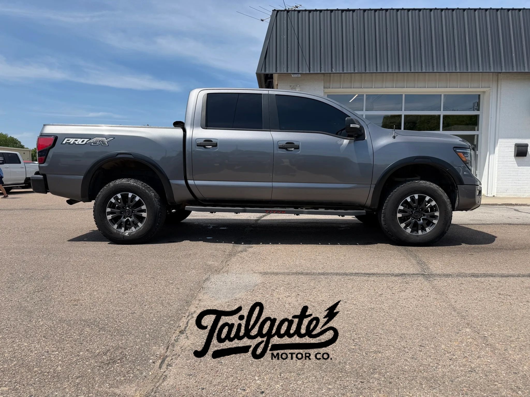 Used 2020 Nissan Titan PRO-4X w/ Pro-4x Convenience Package AWD/4WD video 1