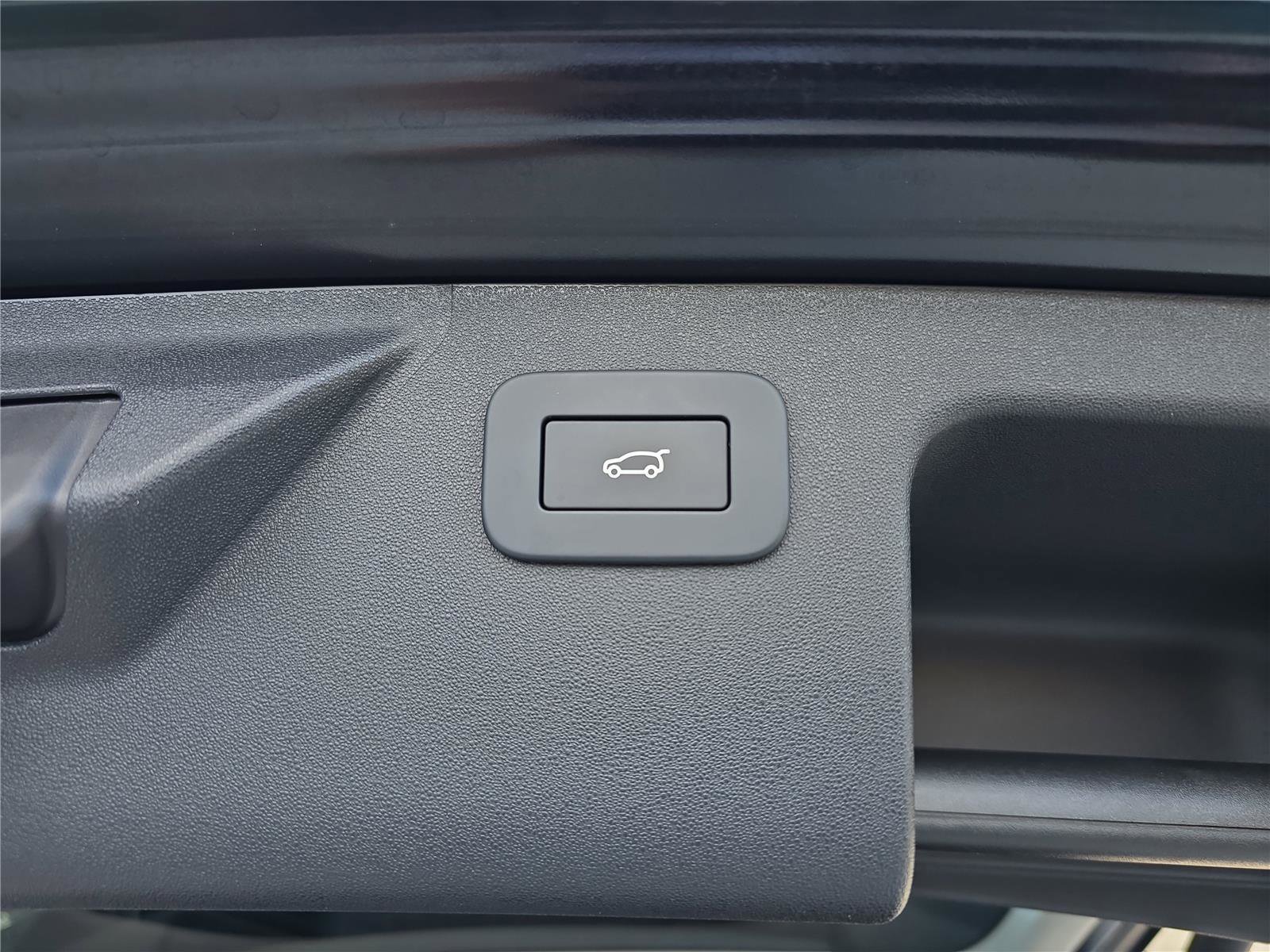 Used 2023 Land Rover Discovery Sport S image 7