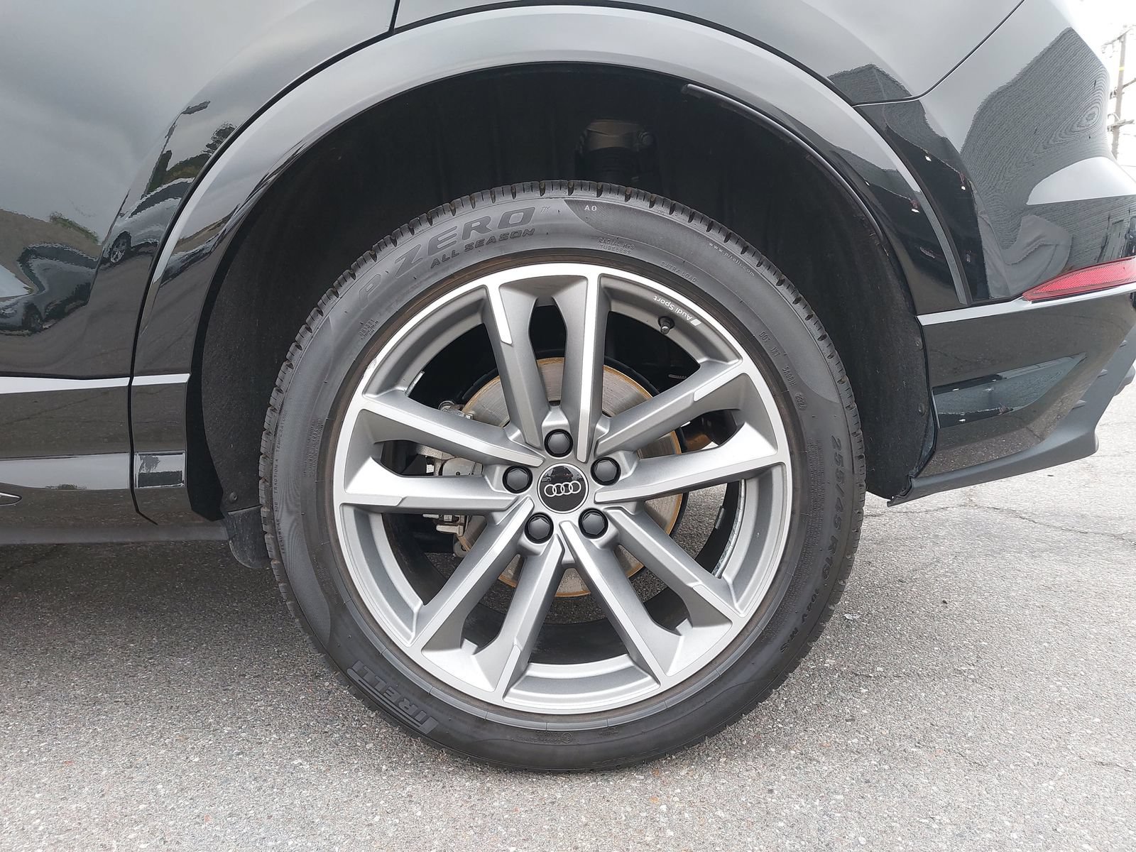 Certified 2025 Audi Q3 2.0T Premium w/ Convenience Package AWD/4WD image 37