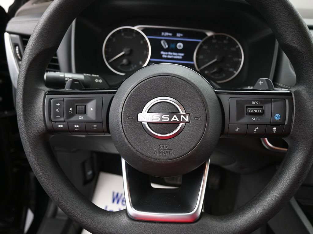 Used 2023 Nissan Rogue SV image 14